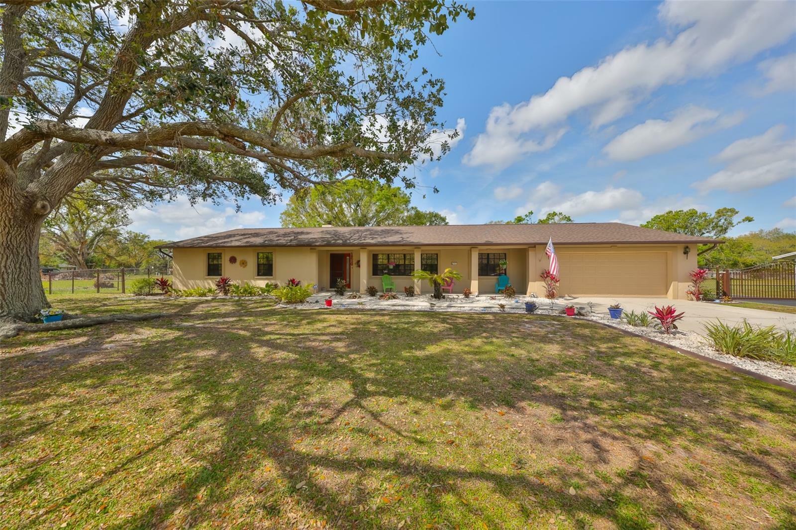 Property Photo:  1210 67th Street Court E  FL 34208 