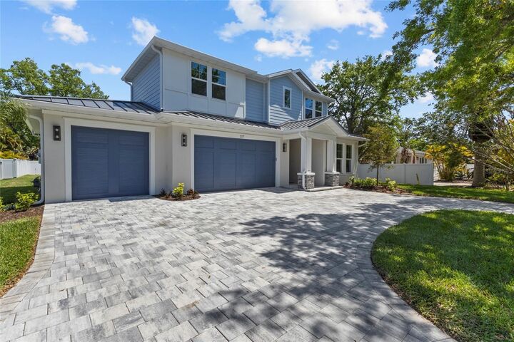 Property Photo:  217 S Shade Avenue  FL 34237 