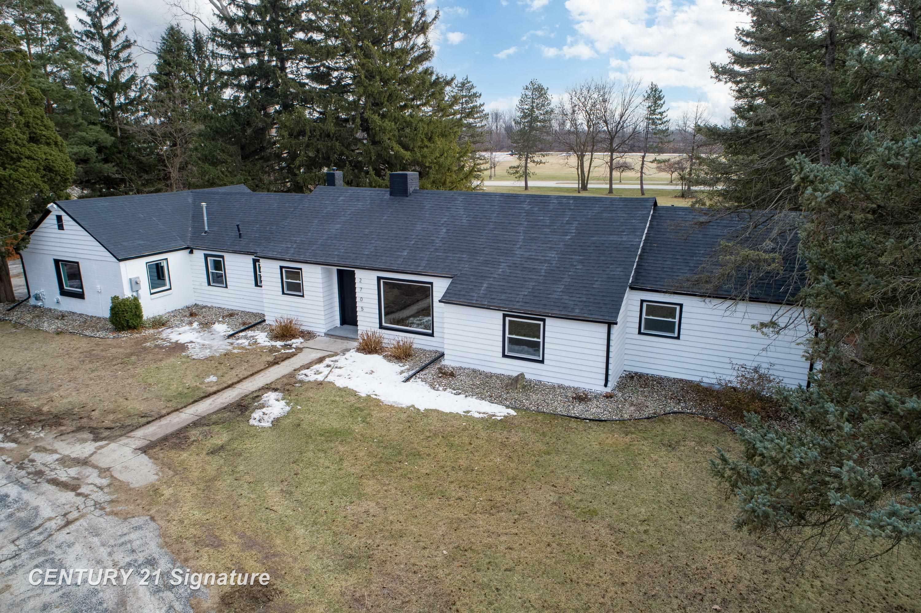 Property Photo:  2705 McCarty Road  MI 48603 