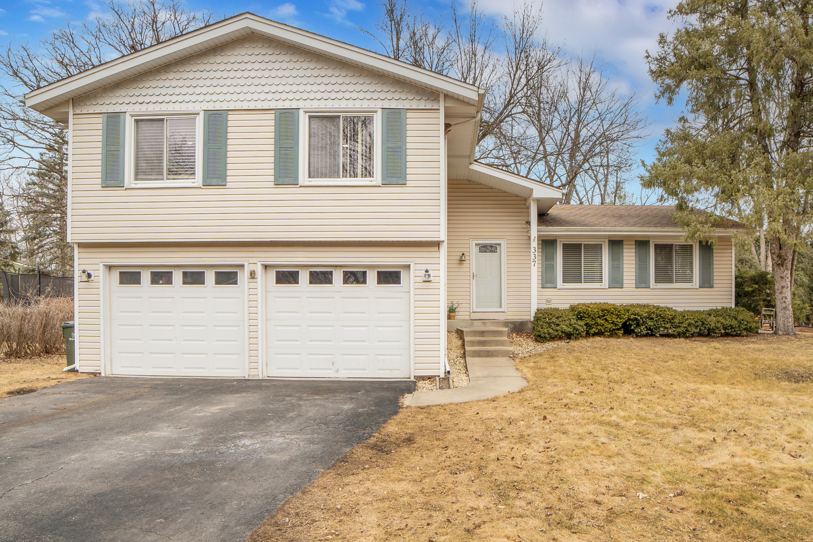 337 Carriage Hill Road  Naperville IL 60565 photo