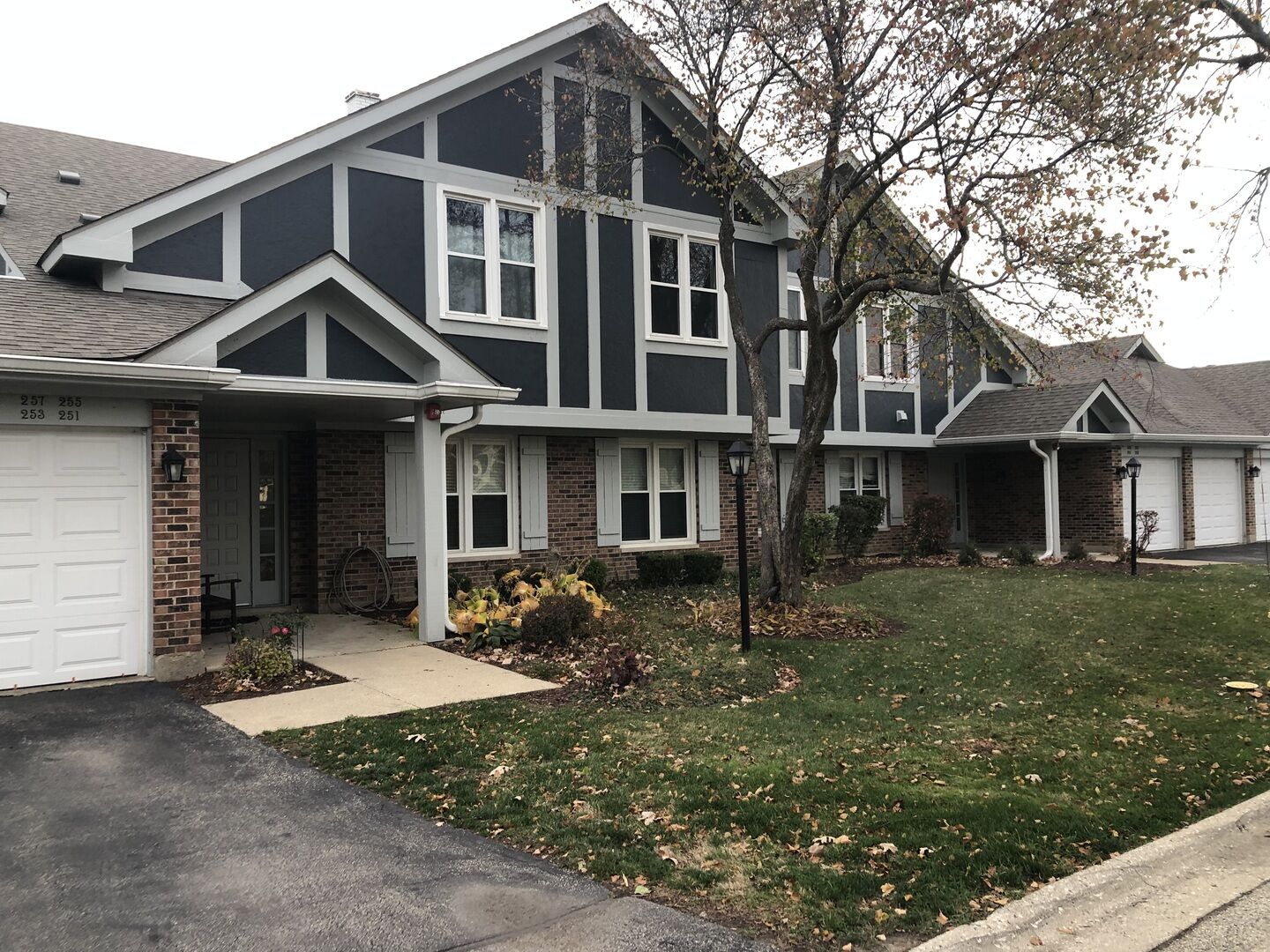 Property Photo: 253 Southwick Court 30 IL 60061