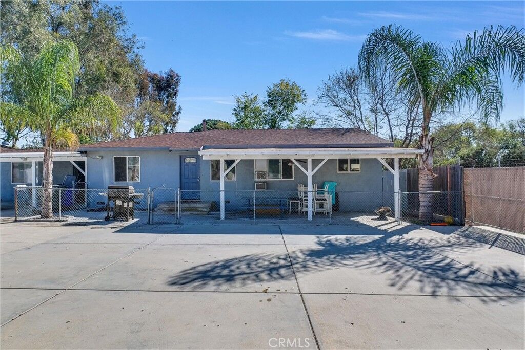 Property Photo:  442 E Arrow 1/2  CA 91786 