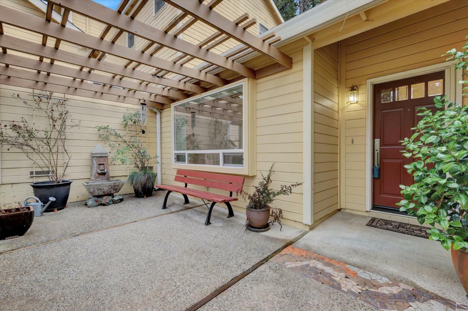 Property Photo: 316 Bridge Way CA 95959