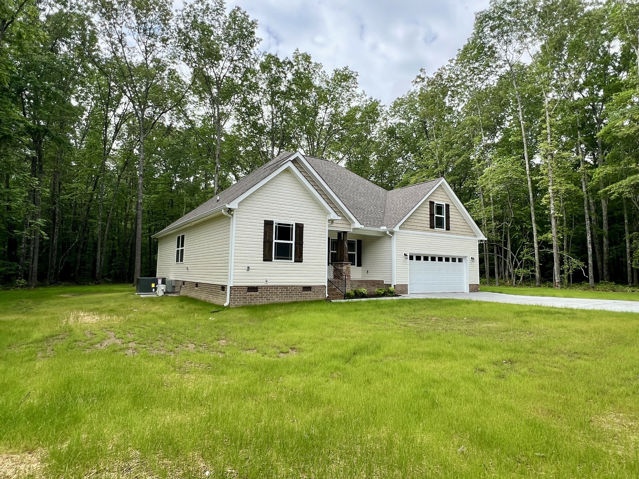 Property Photo: 204 Winterberry Cir TN 37355