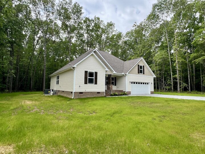 Property Photo: 204 Winterberry Cir TN 37355