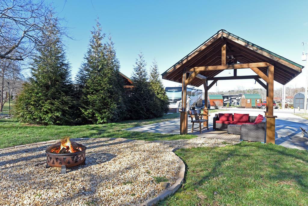 Property Photo: 445 Golden Nugget Road GA 30512