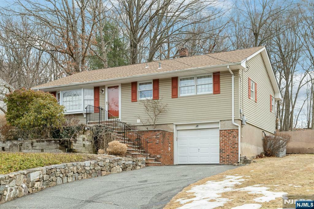 Property Photo:  74 Taylortown Road  NJ 07045 