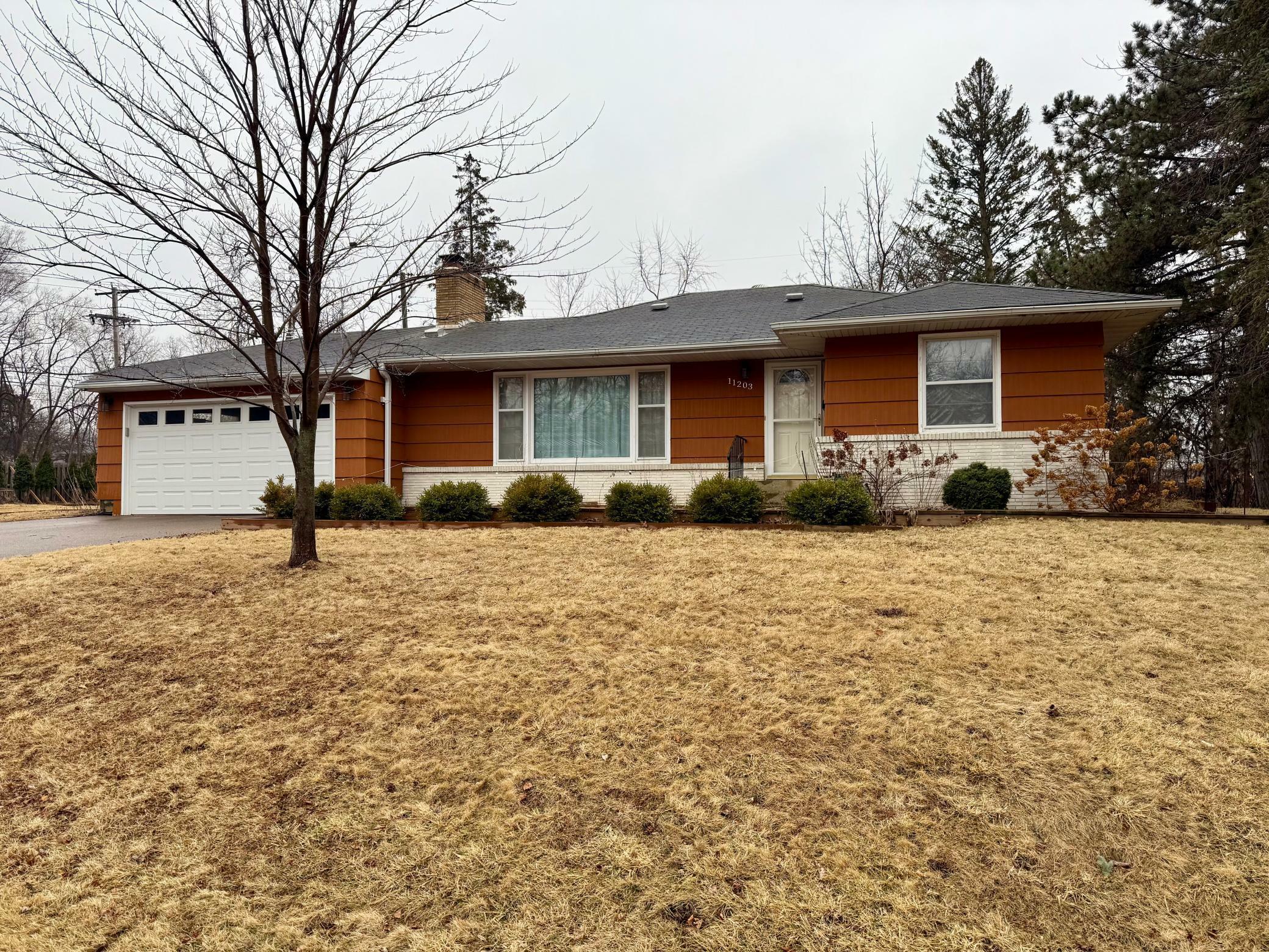 Property Photo:  11203 Oakvale Road N  MN 55305 