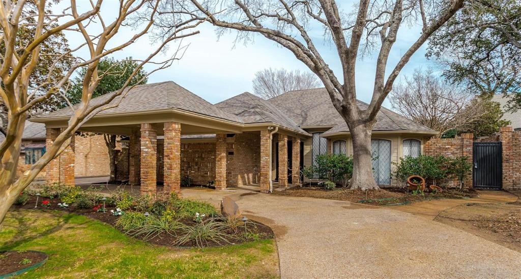Property Photo: 11712 Forest Court TX 75230