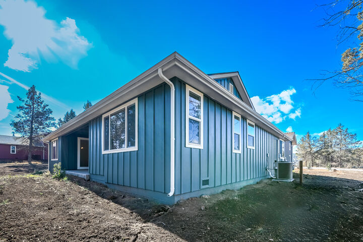 Property Photo: 1211 Vine Maple Lot 123 OR 97601