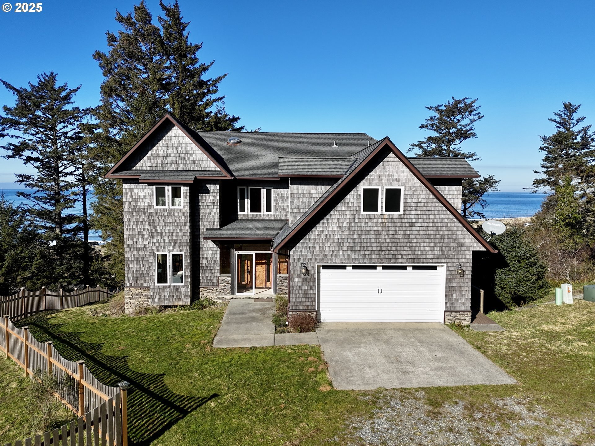 95030 Pacific Vista Dr  Gold Beach OR 97444 photo