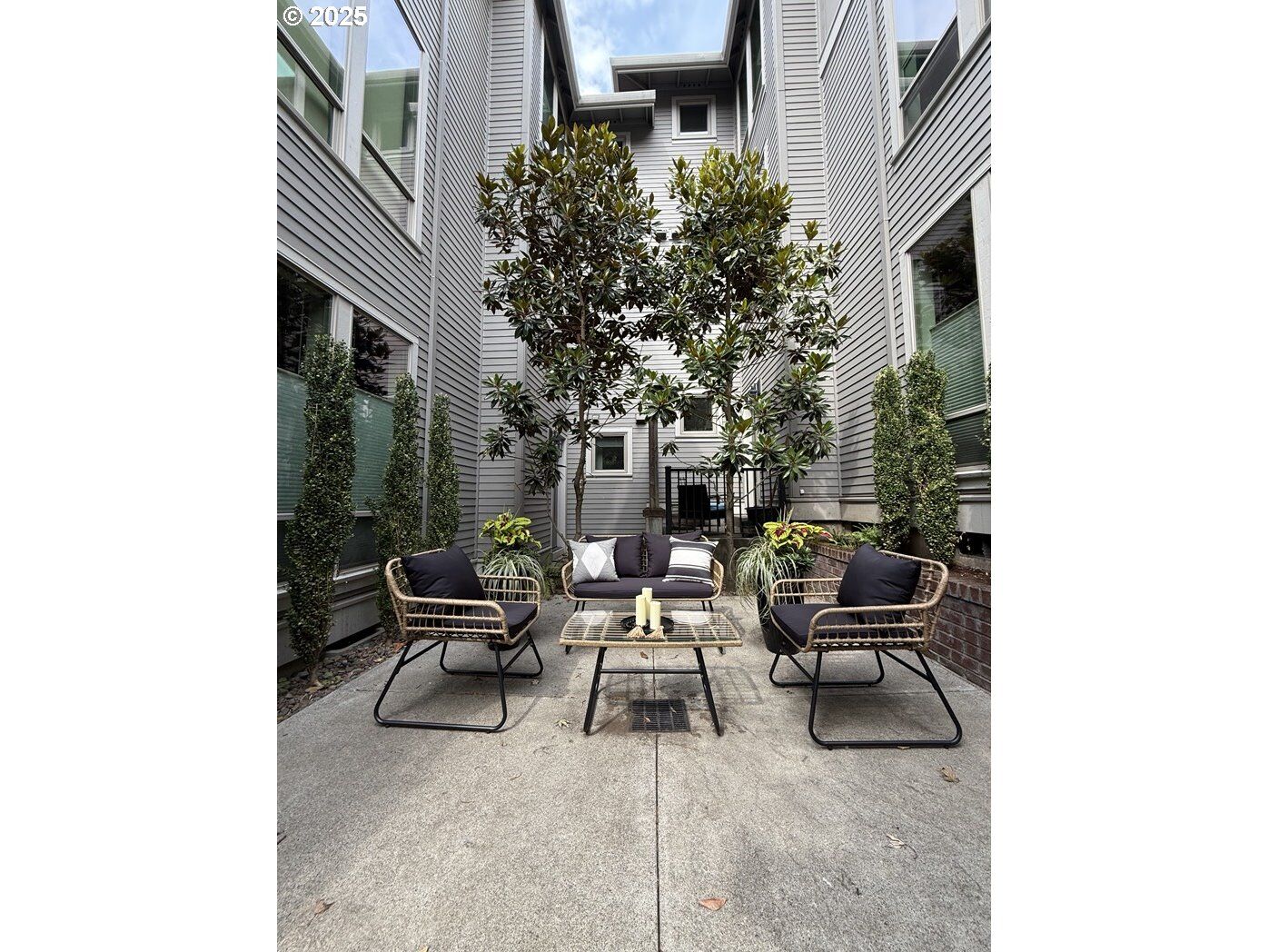Property Photo: 1805 SE Madison St 304 OR 97214
