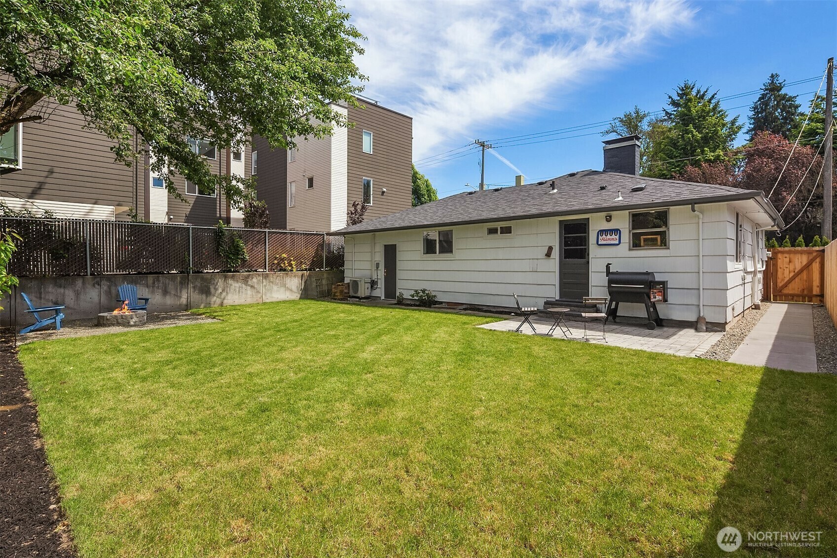 Property Photo: 2406 NE 75th Street WA 98115