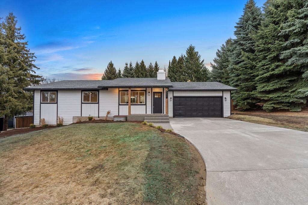 Property Photo: 4621 S Sumac Dr WA 99223