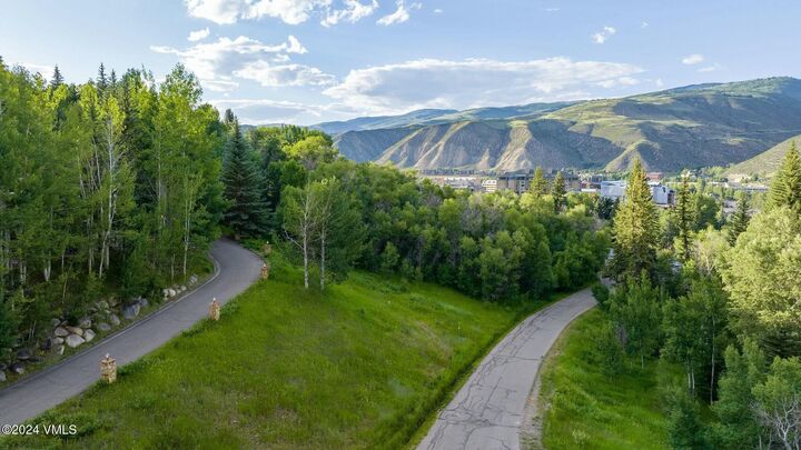 Property Photo:  165 Beaver Creek Drive 6  CO 81620 