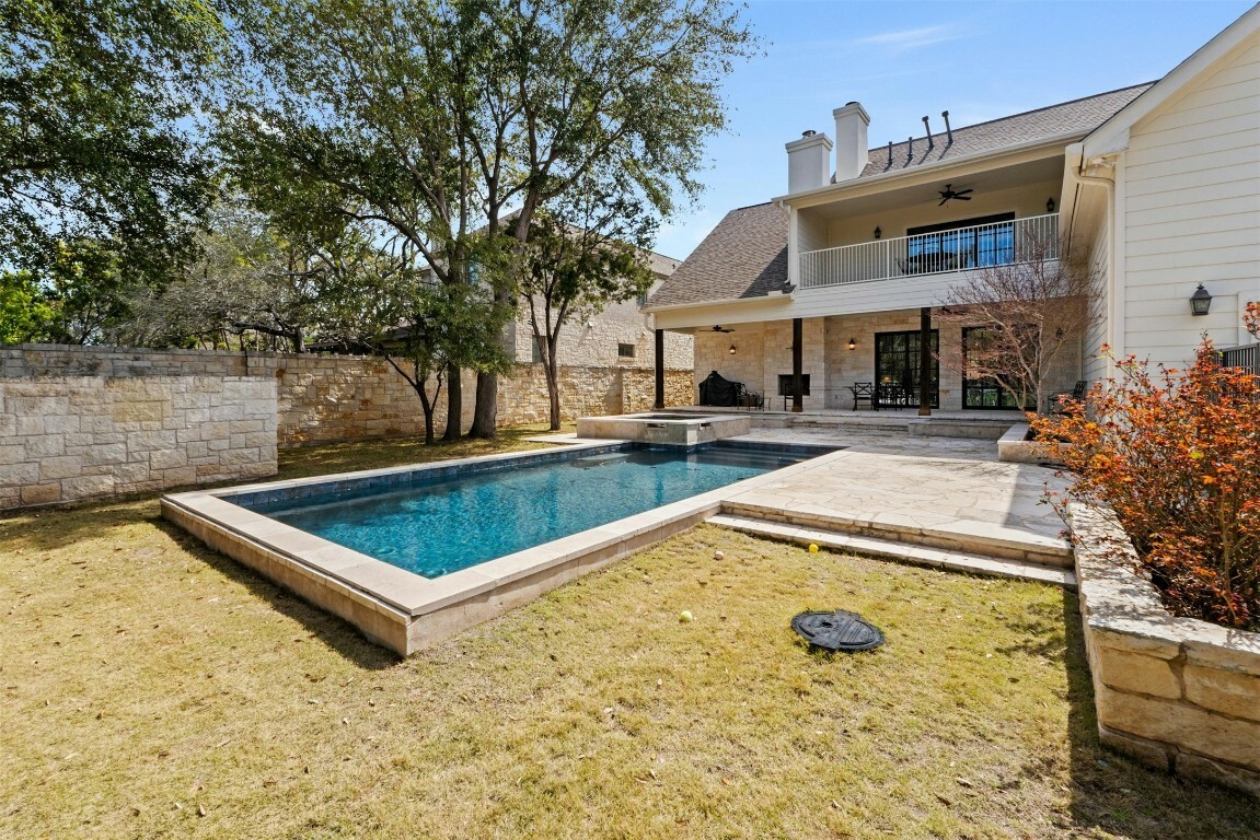 Property Photo: 625 Robin Dale Court TX 78734