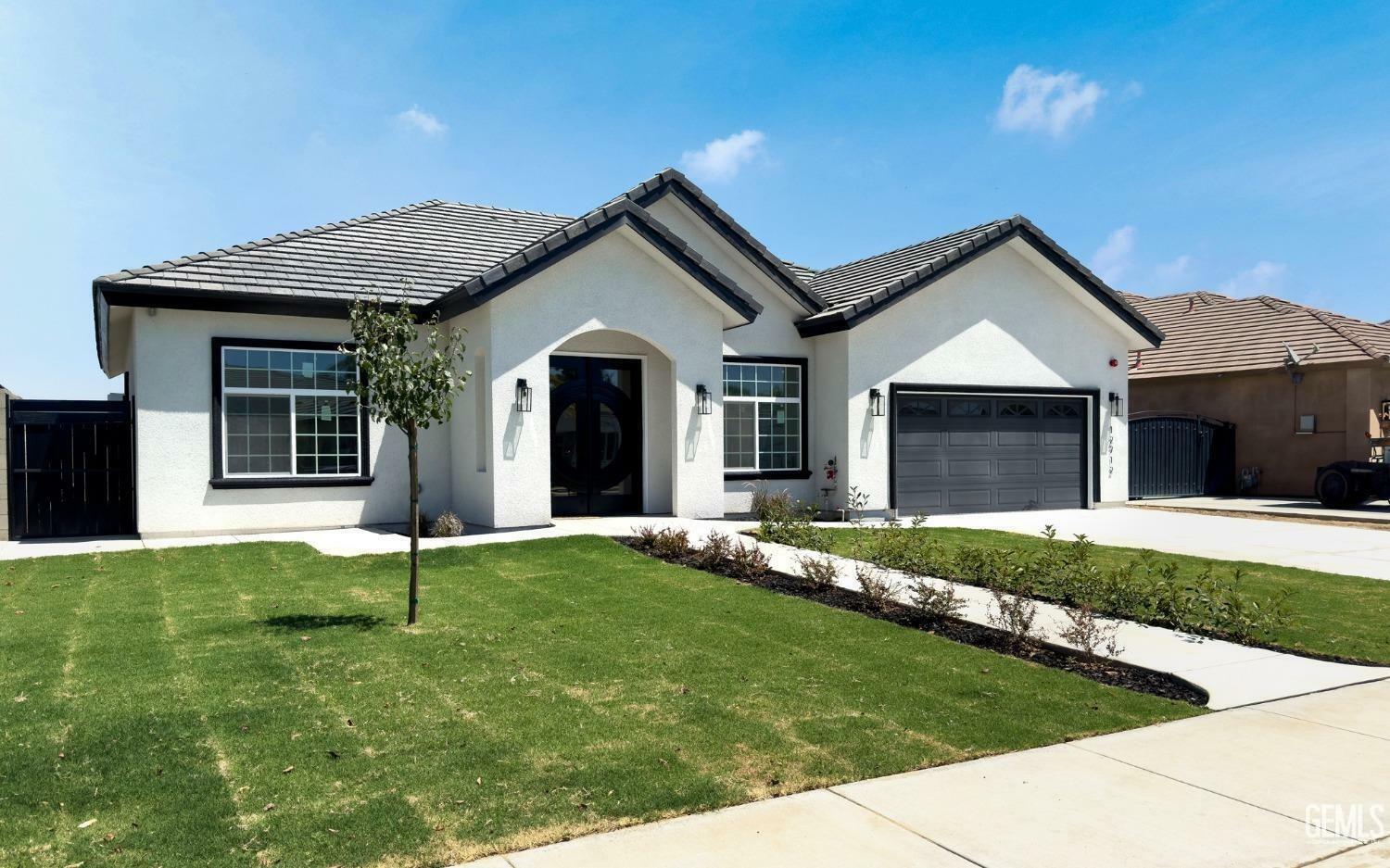 Property Photo: 12712 Molokai Drive CA 93312