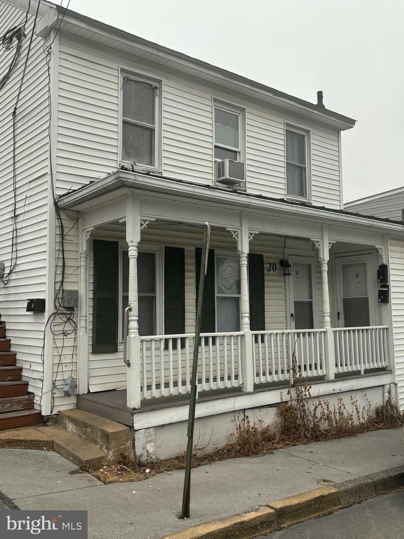 Property Photo:  20 E Pall Mall Street  VA 22601 