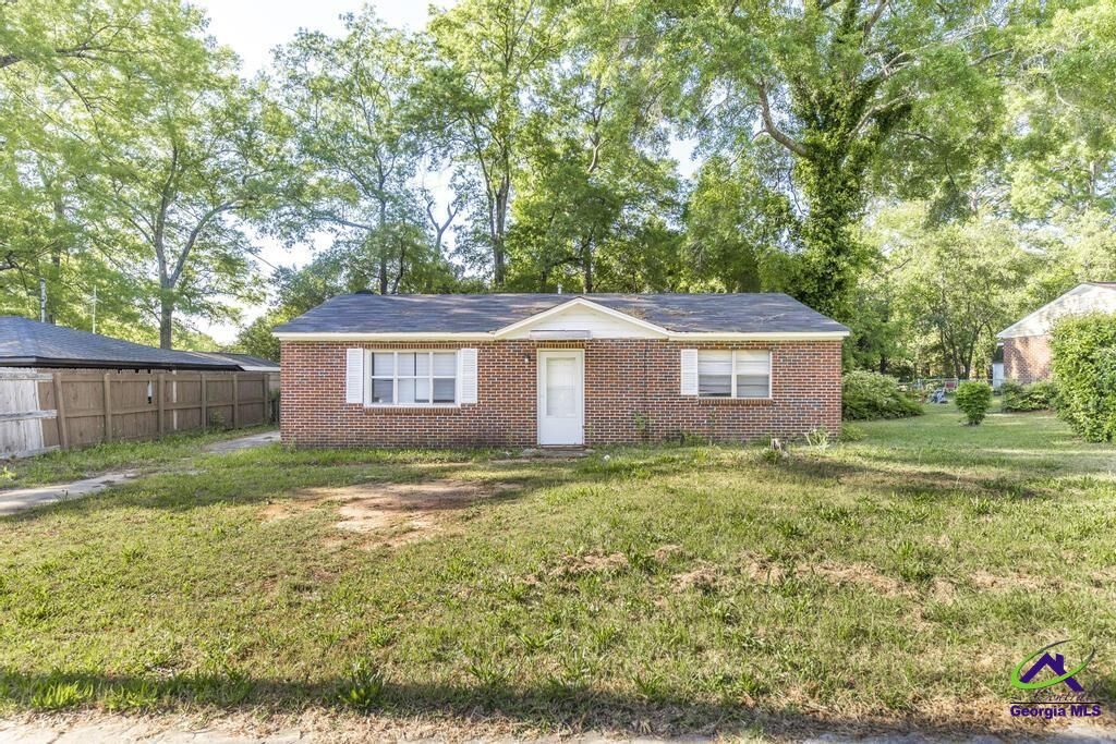Property Photo:  227 Madrid Street  GA 31093 
