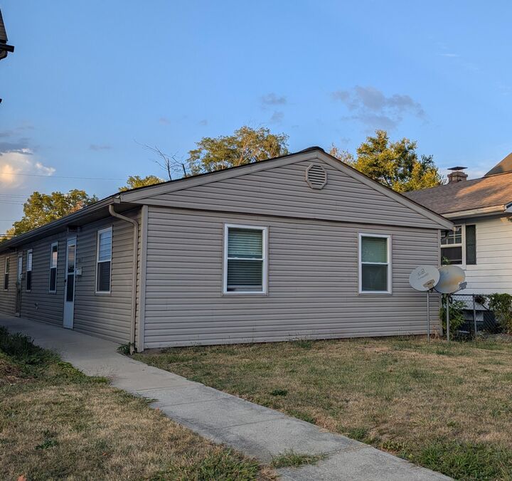 Property Photo: 1576-1578 Minnesota Avenue OH 43211