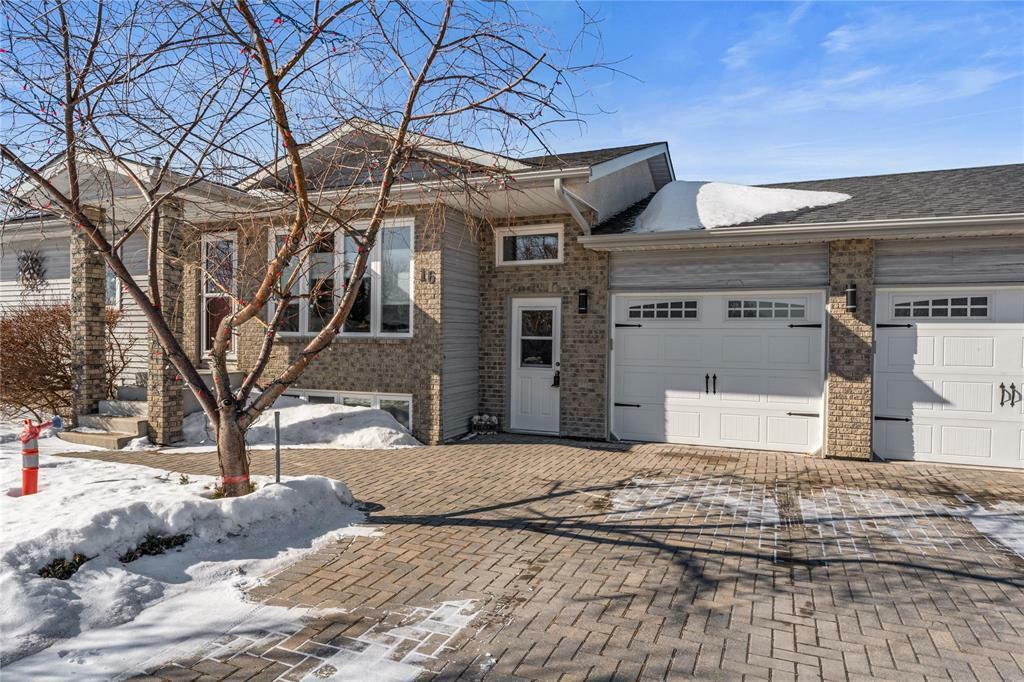 16 Poplar Drive  Oakbank MB R0E 1J2 photo