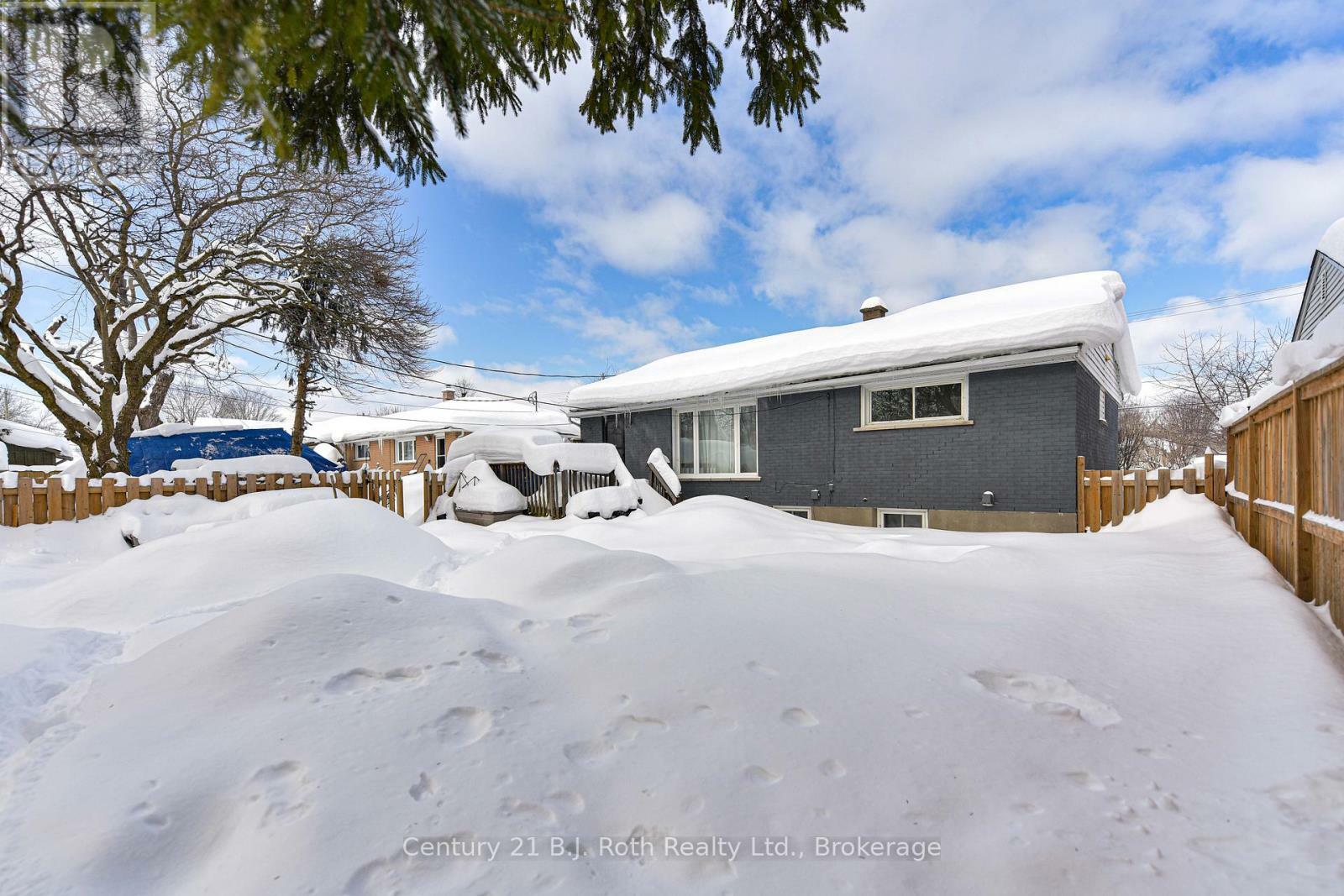 Property Photo:  311 James Street East  ON L3V 1M4 