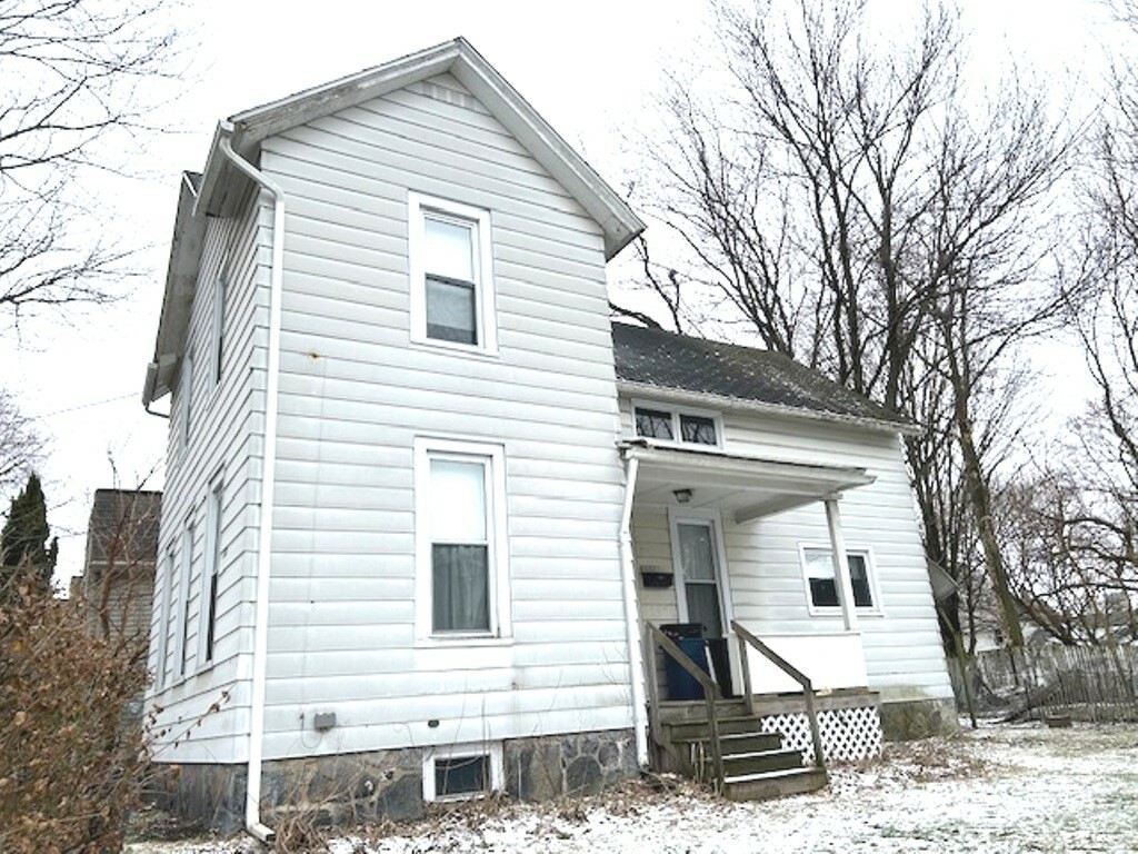 Property Photo:  2412 Reed Street  PA 16503 