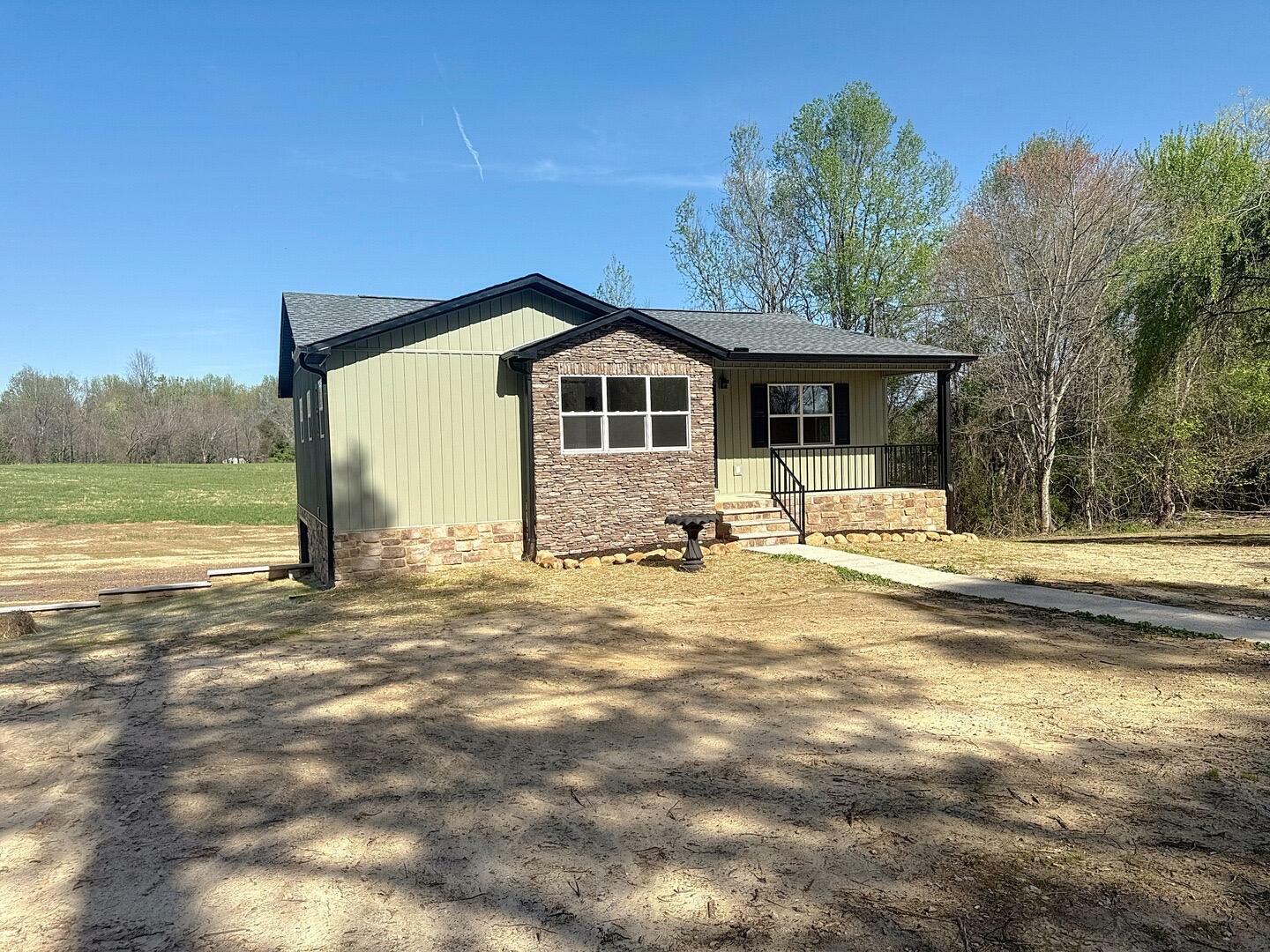Property Photo: 5518 County Road AL 35958