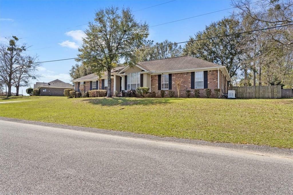 Property Photo: 5276 Leann Drive AL 36541
