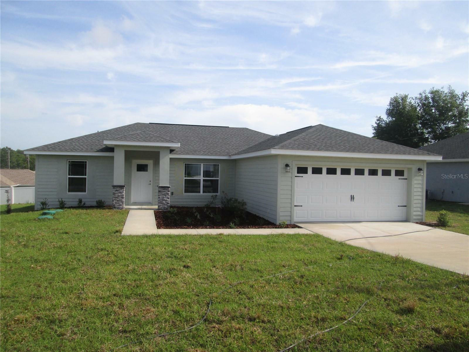 Property Photo: 9455 SE 152nd Place FL 34491
