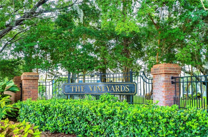 Property Photo:  8907 Ashford Gables  FL 33626 