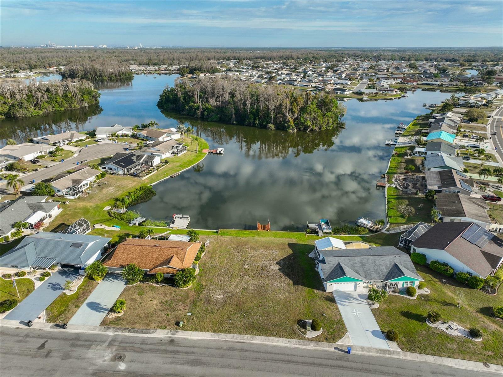 Property Photo:  1505 Bunker Hill Drive  FL 33573 