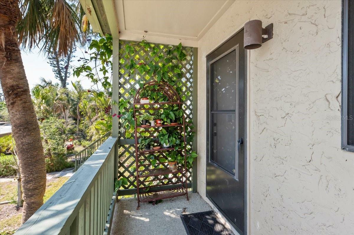 Property Photo:  1519 Pelican Point Drive 288  FL 34231 