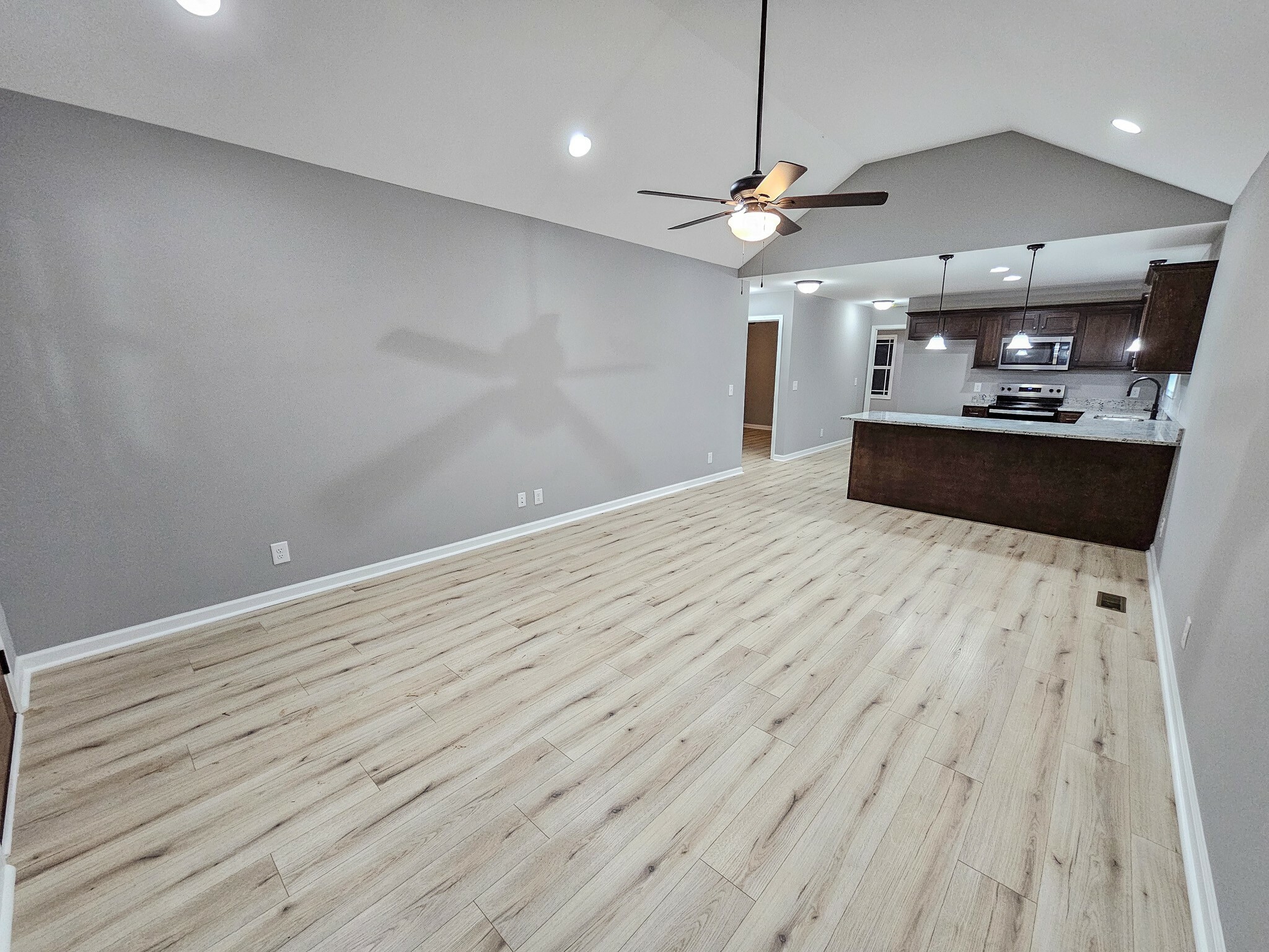 Property Photo: 908 Shelbyview Dr TN 37160