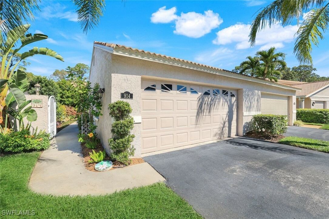 Property Photo: 914 Augusta Boulevard 7 FL 34113