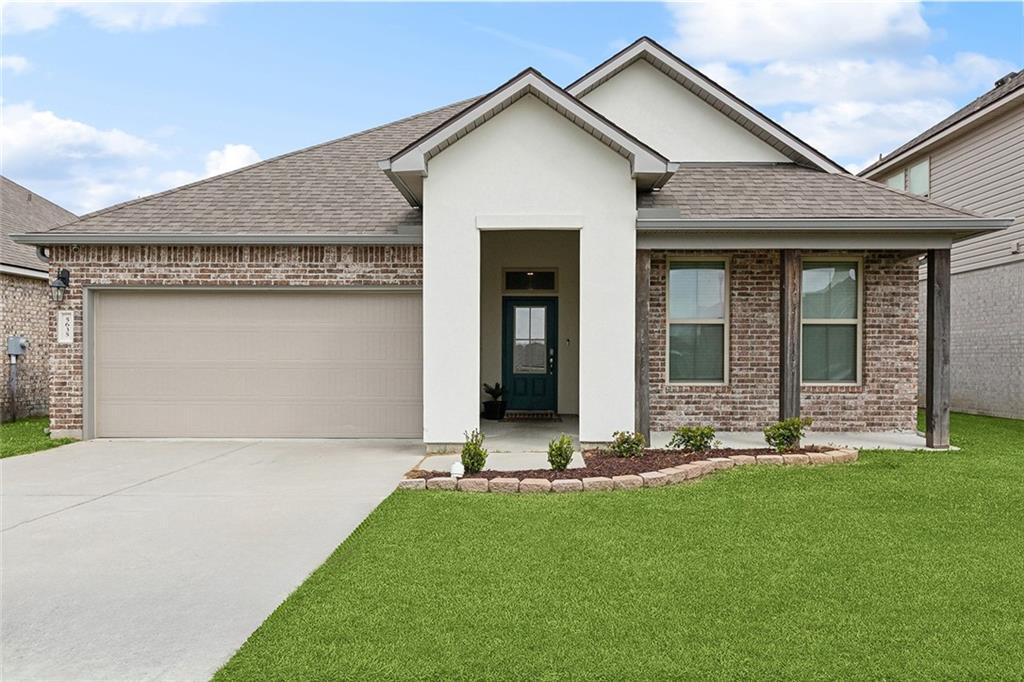Property Photo: 5635 Oak Trace Drive LA 70776