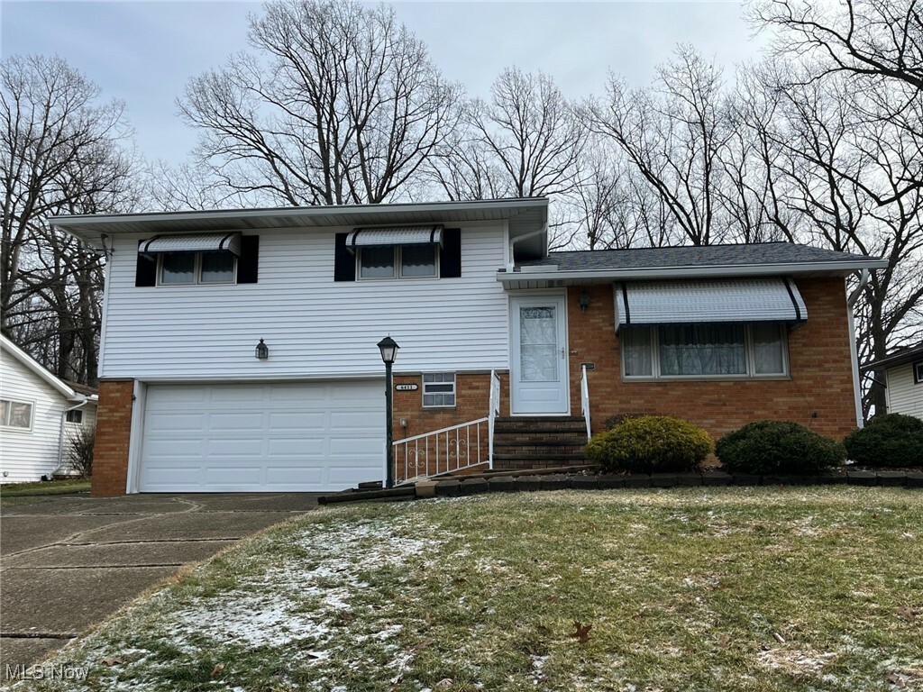 Property Photo: 6411 W 54th Street OH 44129