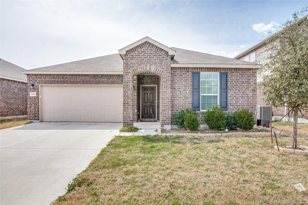 Property Photo: 6113 Misty Breeze Drive TX 76179