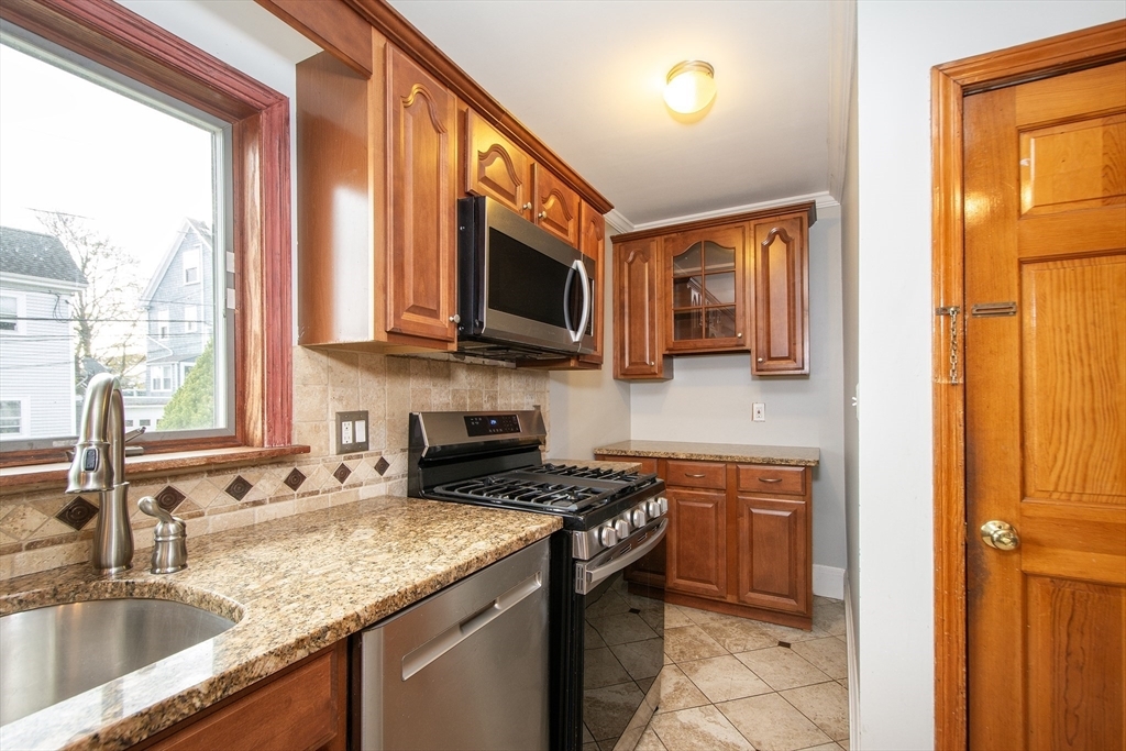 Property Photo:  181 Metropolitan Ave 1  MA 02131 