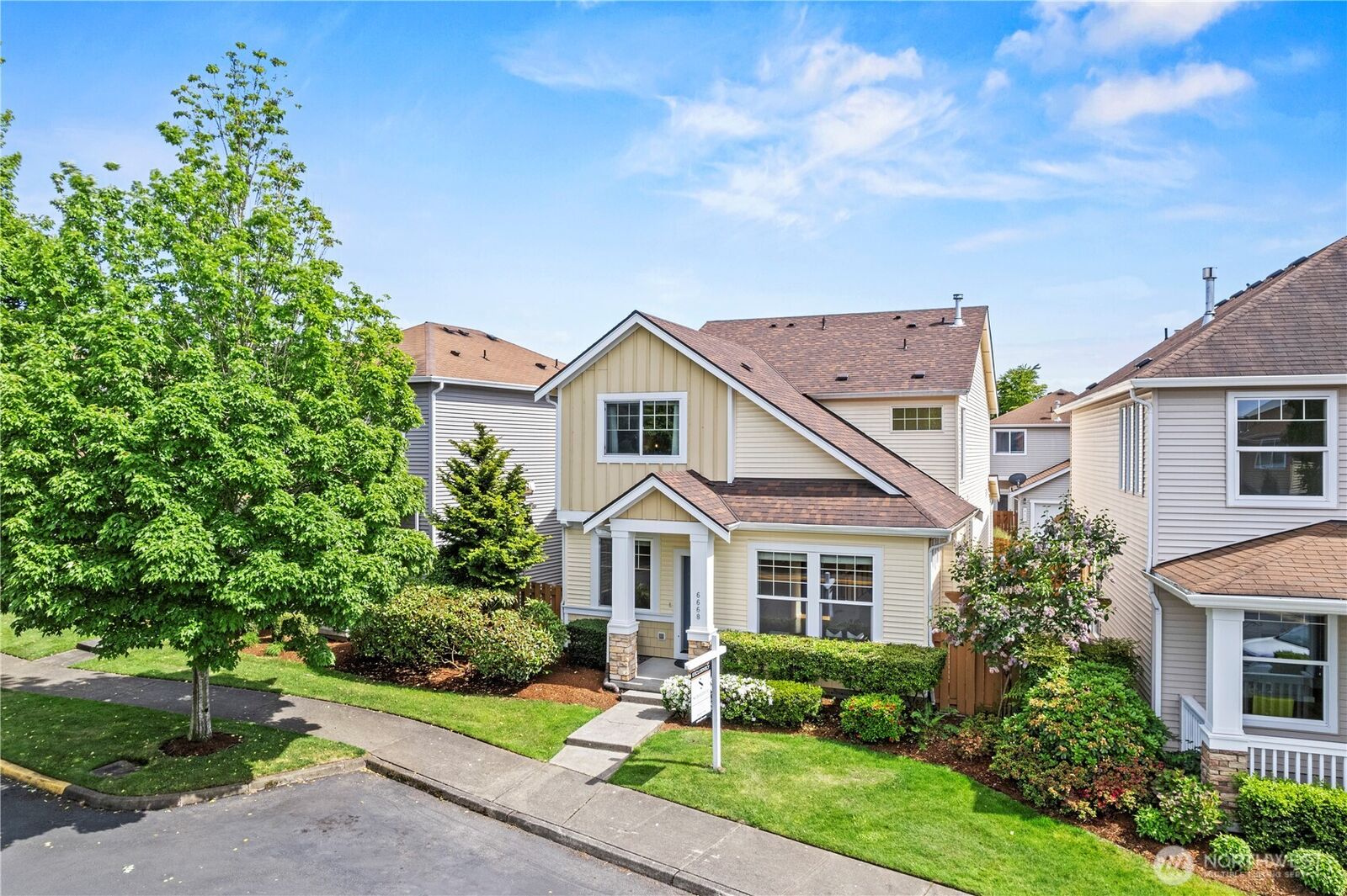 Property Photo:  6668  Francis Loop SE  WA 98092 
