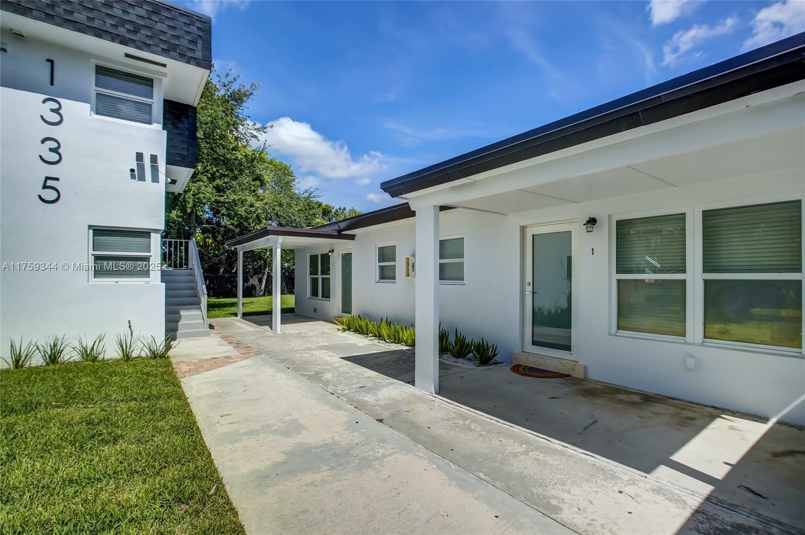 Property Photo:  1335 NE 5th Ave 4  FL 33304 