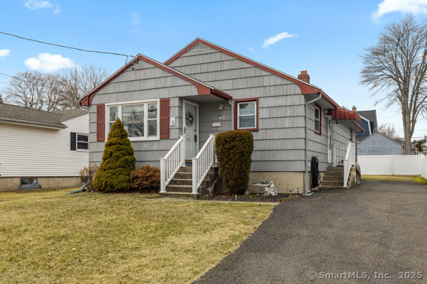 Property Photo: 90 Hollywood Avenue CT 06614