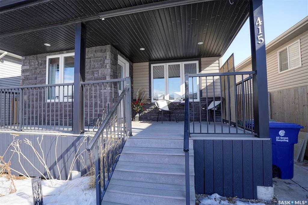 Property Photo:  415 Padget Way  SK S7W 0H3 