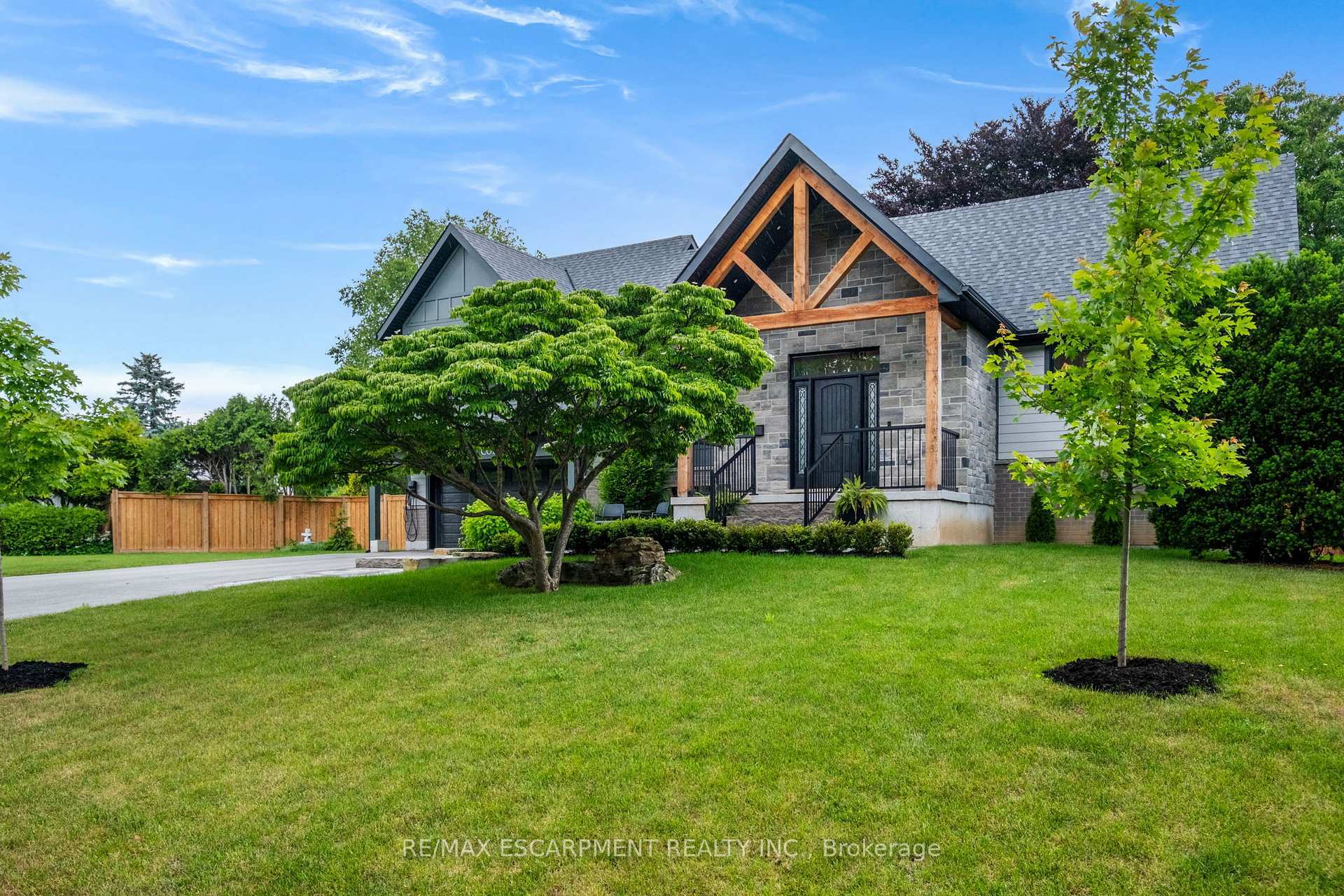 Property Photo: 799 Cranston Crt ON L7T 2Y6