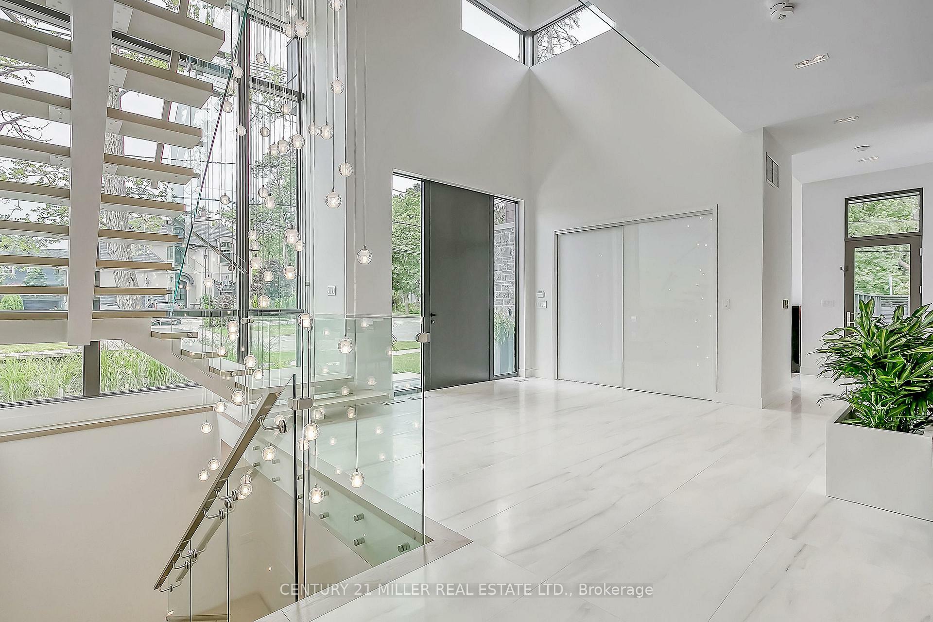 Property Photo: 421 Chartwell Rd ON L6J 4A4
