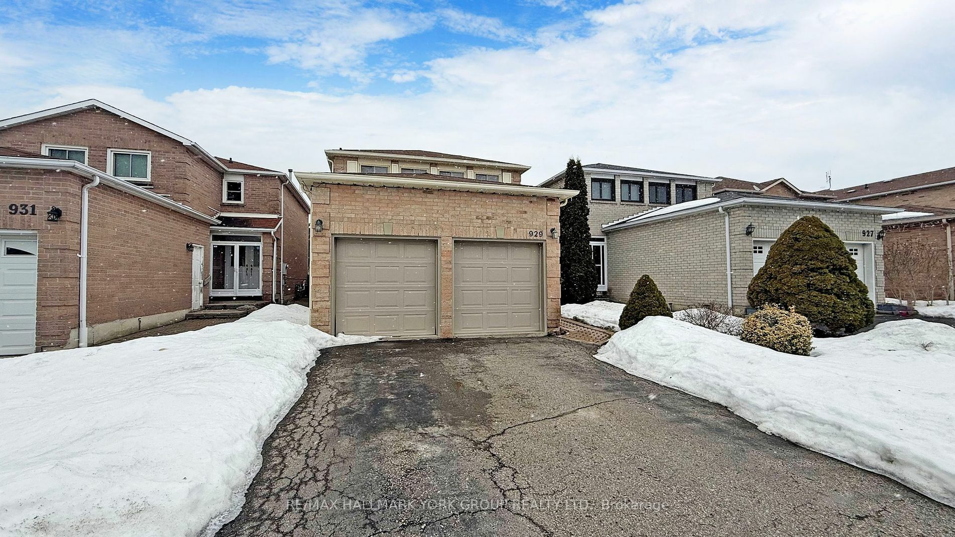 929 Rambleberry Ave  Pickering ON L1V 5Y9 photo