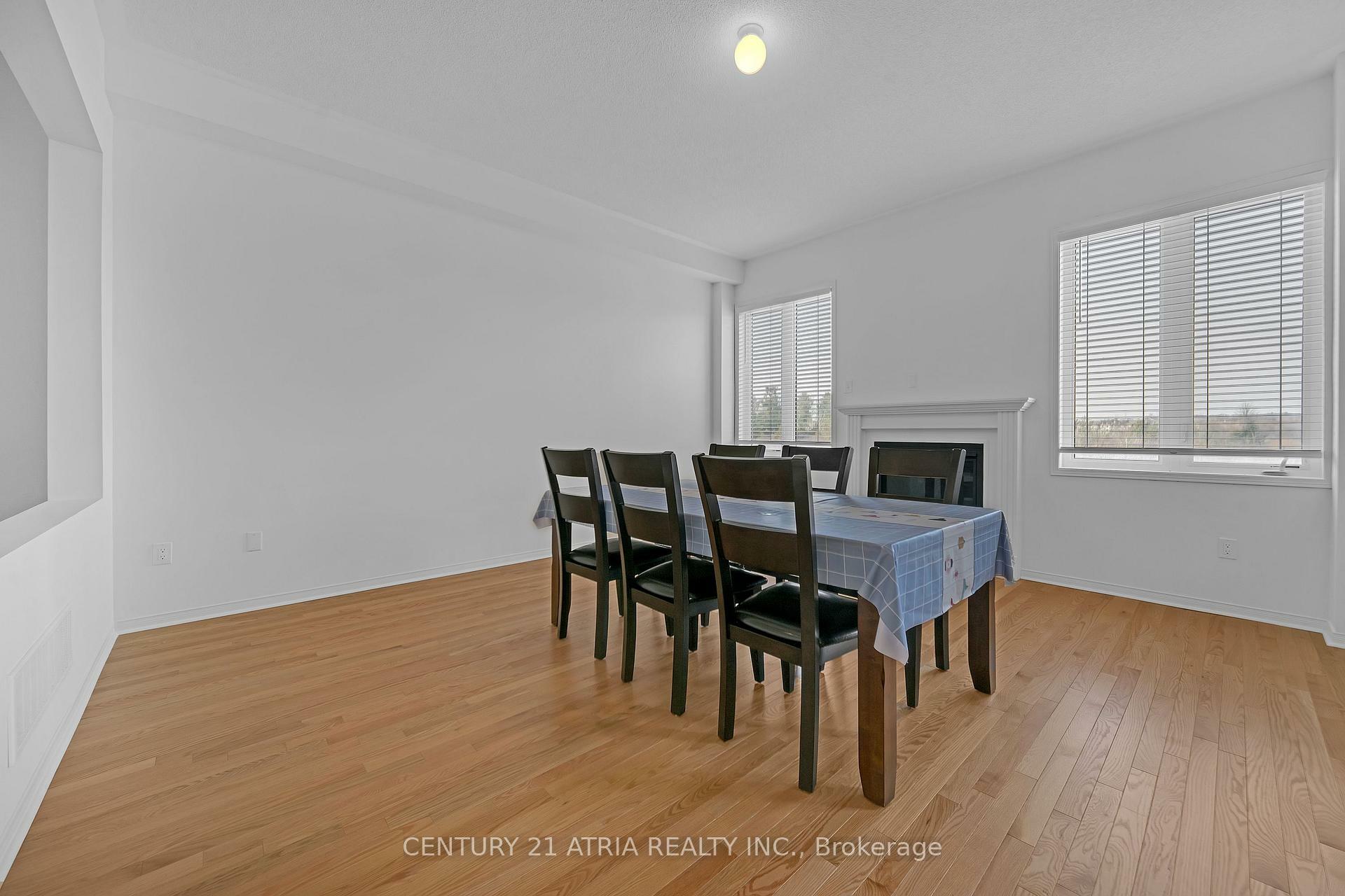 Property Photo: 156 Hartney Dr ON L4S 0L1