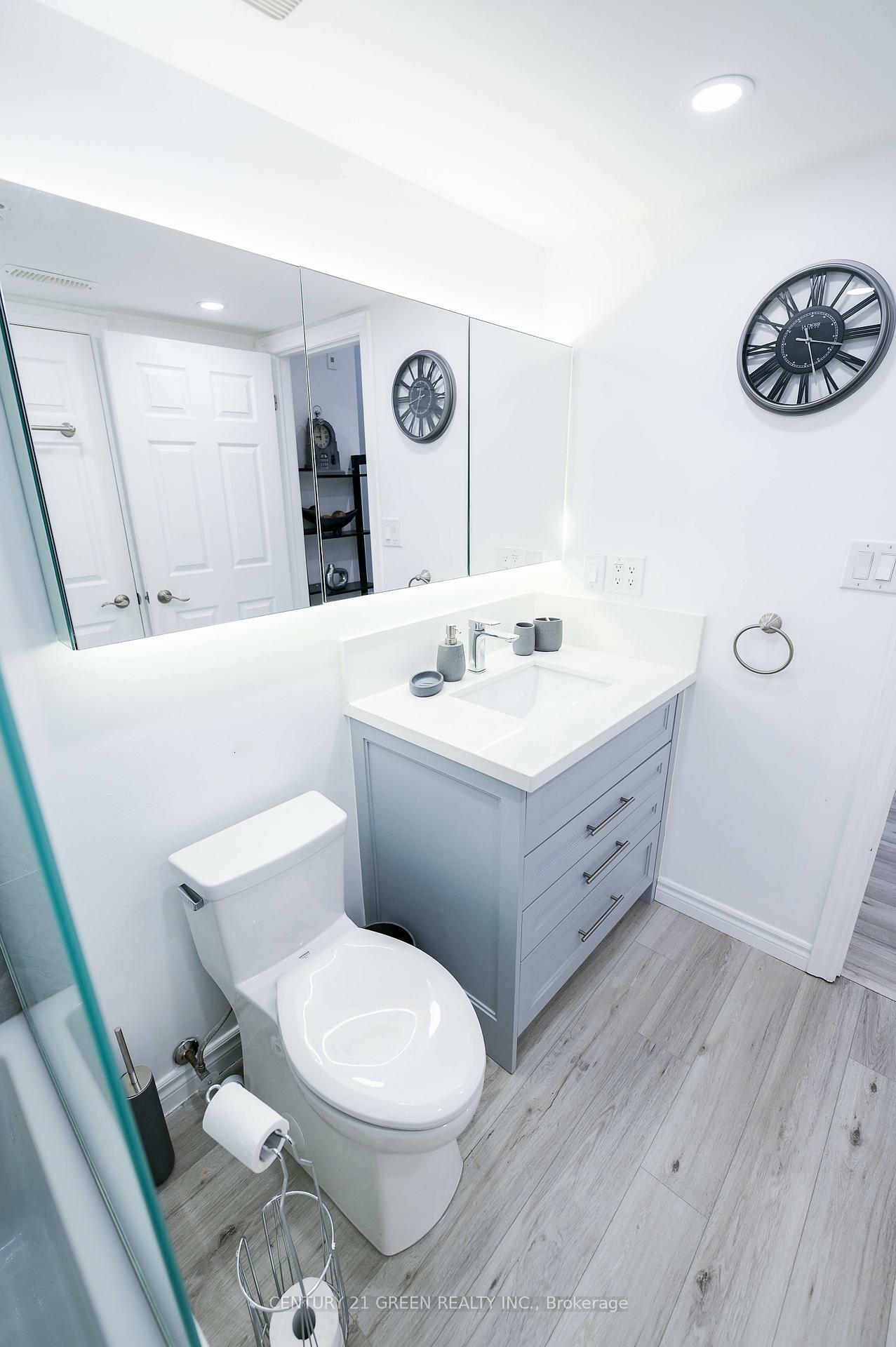 Photo de la propriété: 4015 Kilmer Dr 409 ON L7M 4M4