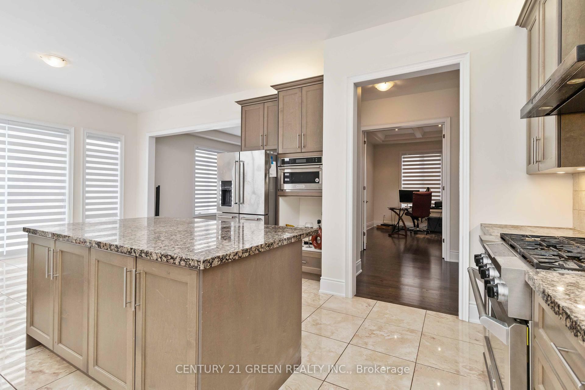 Photo de la propriété: 13 Foothills Crescent ON L6P 4G9