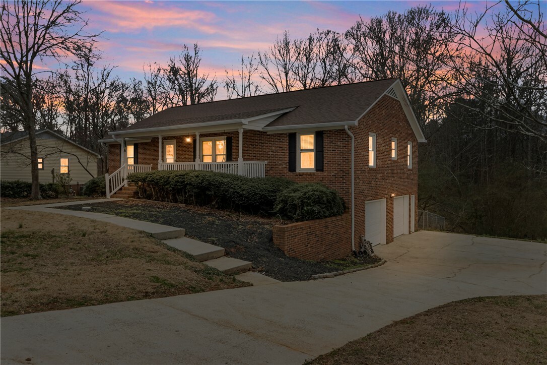 Property Photo: 400 Quail Run Circle SC 29644